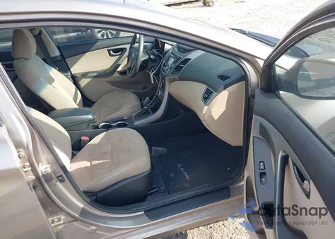 2015 Hyundai Elantra Se z USA, uszkodzony, nr VIN 5NPDH4AE3FH620669